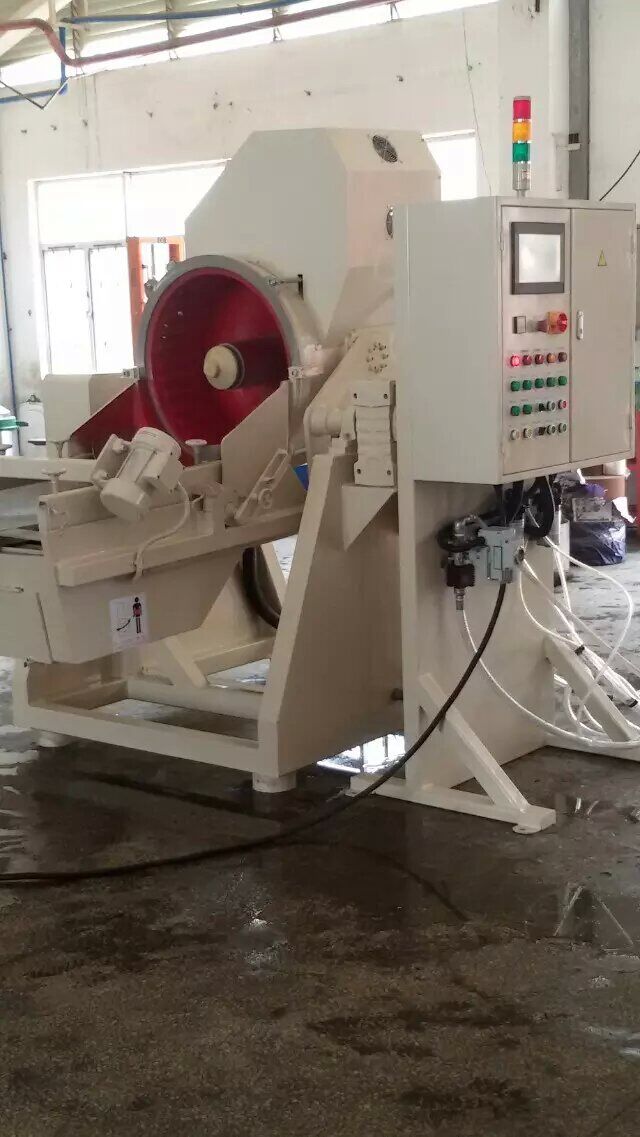 全自動(dòng)流水光飾機(jī)、無(wú)心光飾機(jī)