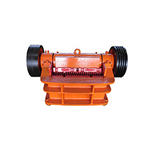 專(zhuān)業(yè)生產(chǎn)破碎機(jī)廠家小型顎式破碎機(jī)PEX150*750