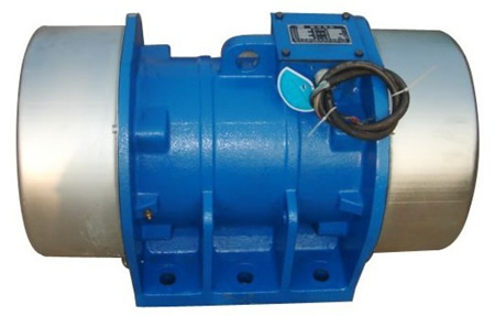 新鄉(xiāng)通達(dá)XV振動(dòng)電機(jī)