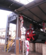 錳冶煉廠燒結車間雙輥破碎機電氣系統(tǒng)施工