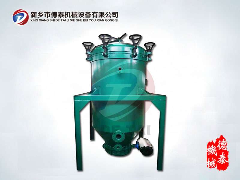 振動(dòng)排渣過濾機(jī).jpg