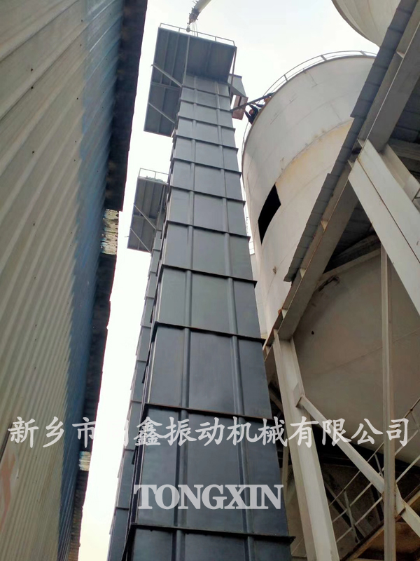 01斗式提升機(jī).jpg