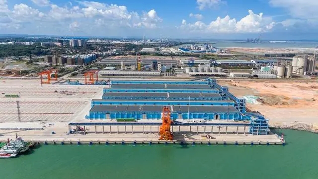 在建中的北部灣港首座專業(yè)化化肥倉庫。中交一航局供圖